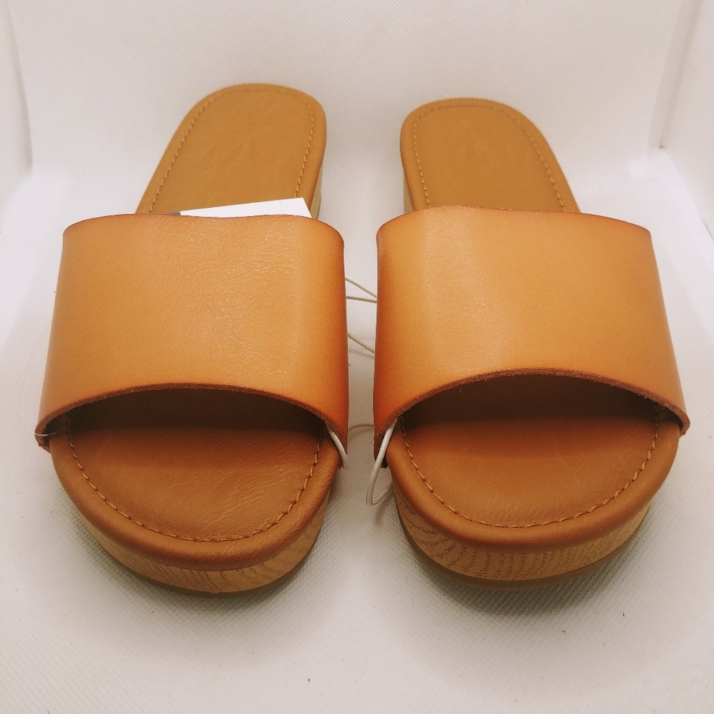Universal Thread Women's Slide 6.5M